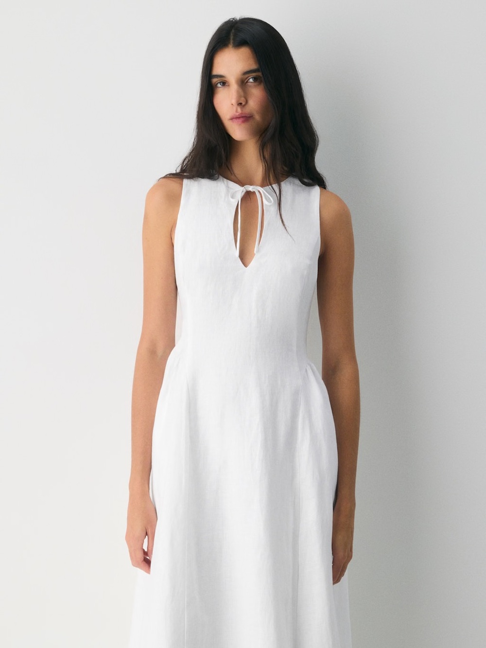 Aritzia White Sleeveless Midi Dress with Keyhole Neck - Picture 2 of 14